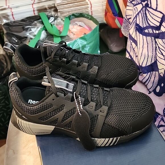 Reebok women's work shoes fusion weave athletic work shoe 7.5 - Picture 1 of 5